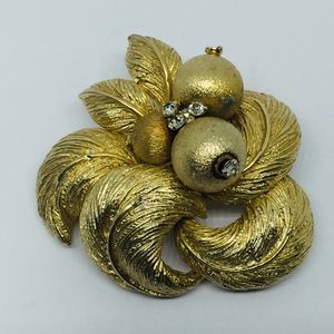 60s CORO Gold-Tone Leaves & Berries Brooch/Pin